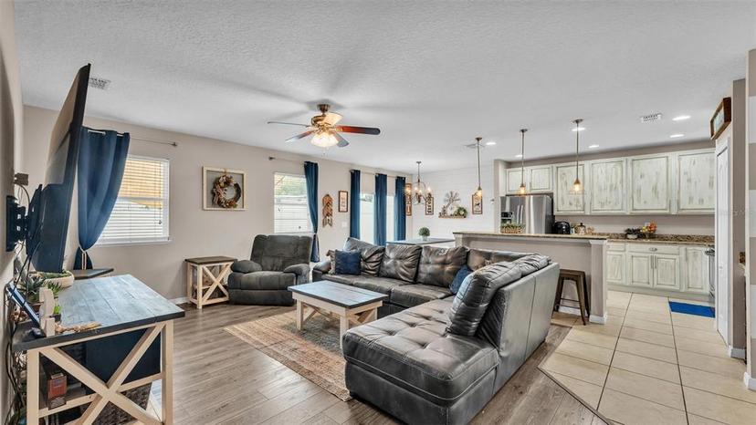 Picture of 5798 Dornich Drive, Auburndale FL 33823