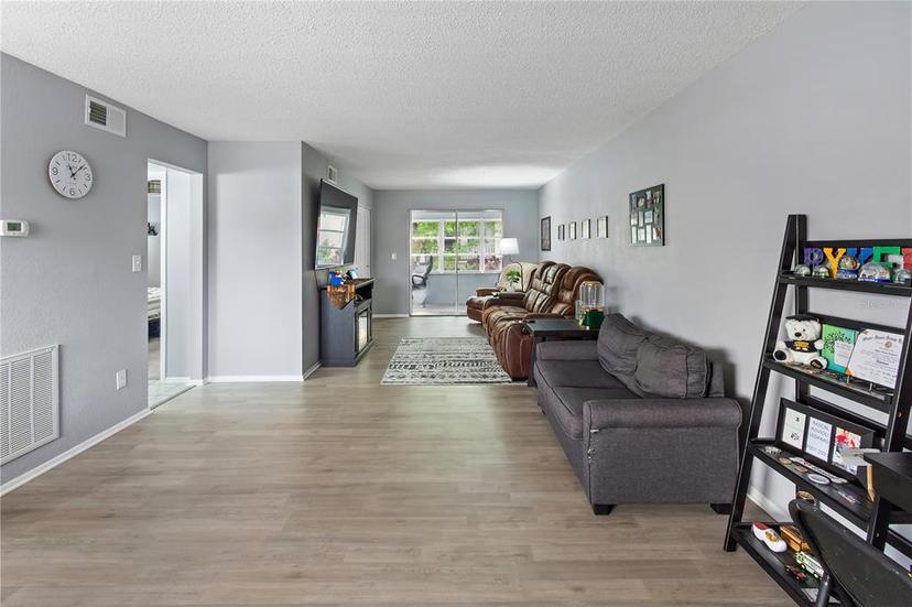 Picture of 1100 Martinique Drive Unit 202, Winter Haven FL 33884
