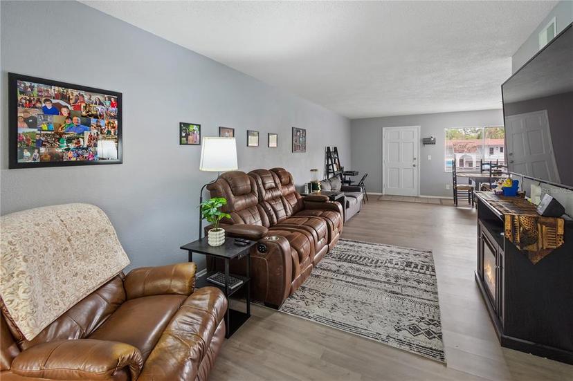 Picture of 1100 Martinique Drive Unit 202, Winter Haven FL 33884