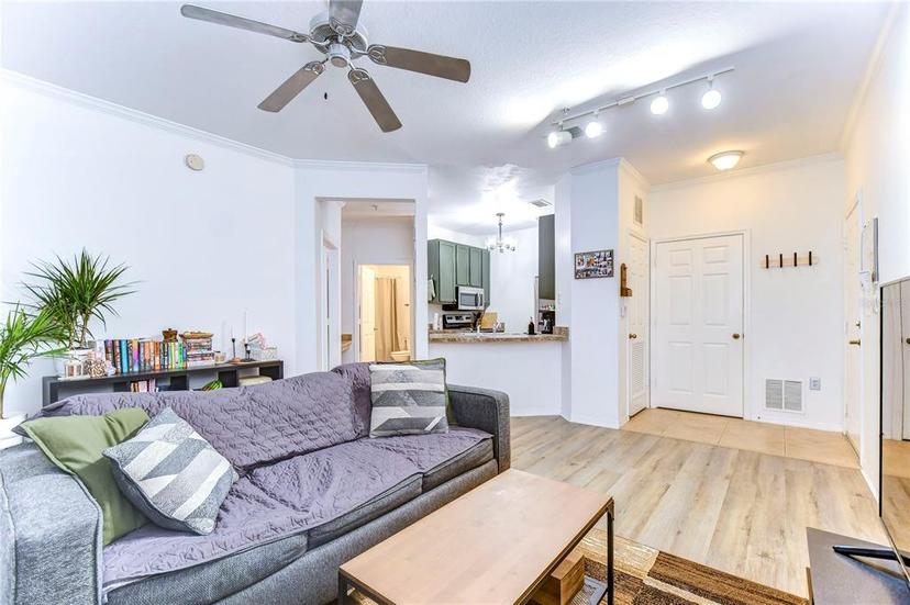 Picture of 10021 Courtney Palms Boulevard Unit 103, Tampa FL 33619