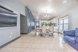 Picture of 822 E Mcewen Avenue, Tampa, FL 33612