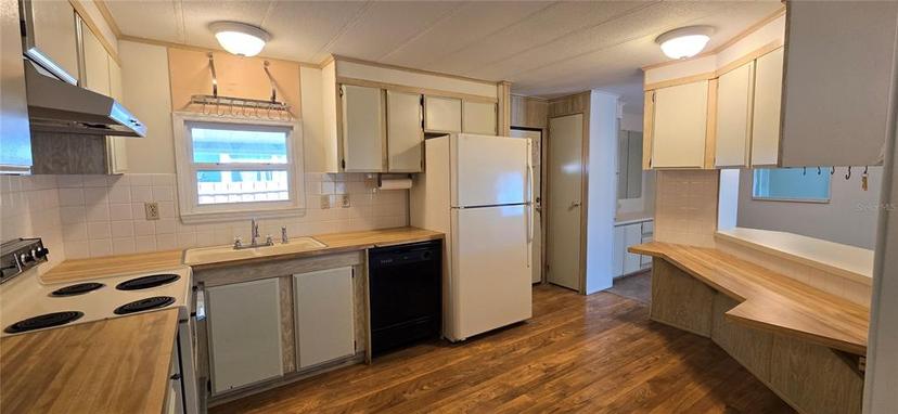 Picture of 815 E Live Oak Street, Wildwood FL 34785
