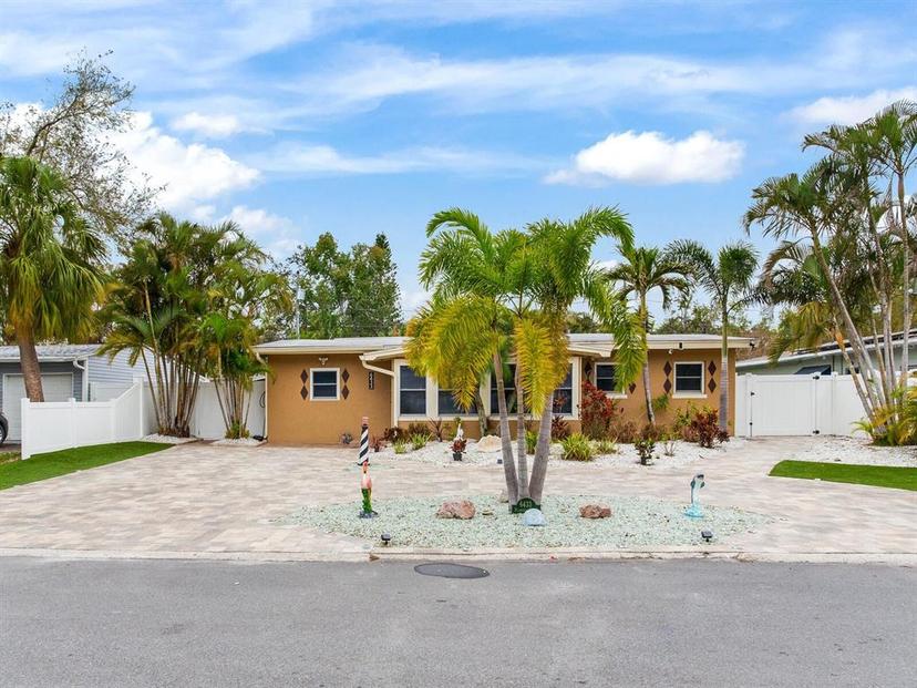 Picture of 6433 Flamingo Way S, St Petersburg FL 33707
