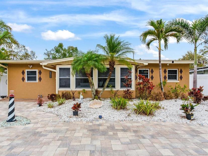 Picture of 6433 Flamingo Way S, St Petersburg FL 33707