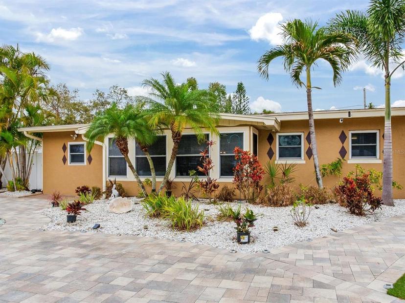 Picture of 6433 Flamingo Way S, St Petersburg FL 33707