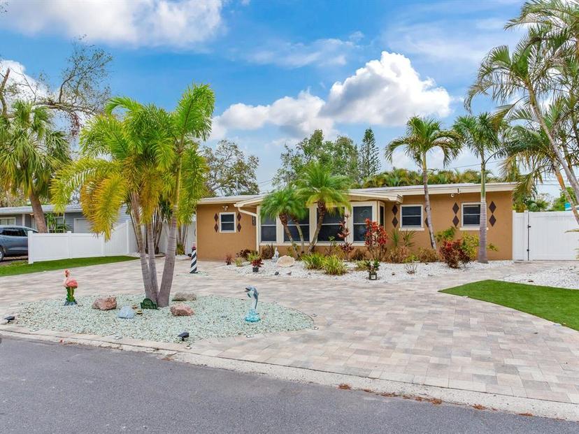 Picture of 6433 Flamingo Way S, St Petersburg FL 33707