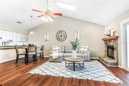 Picture of 3736 NW 55Th Place, Gainesville, FL 32653