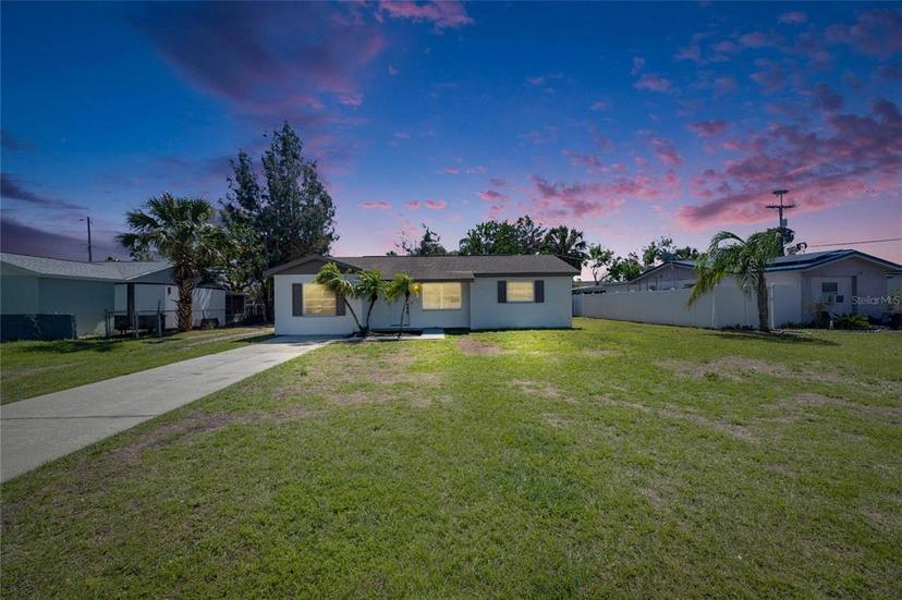 Picture of 564 Florida Circle S, Apollo Beach FL 33572