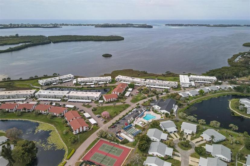 Picture of 4753 Independence Drive, Bradenton FL 34210