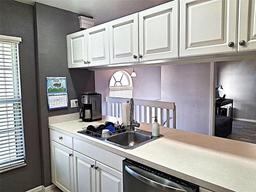 Picture of 4275 Castlebridge Lane Unit 1325, Sarasota, FL 34238