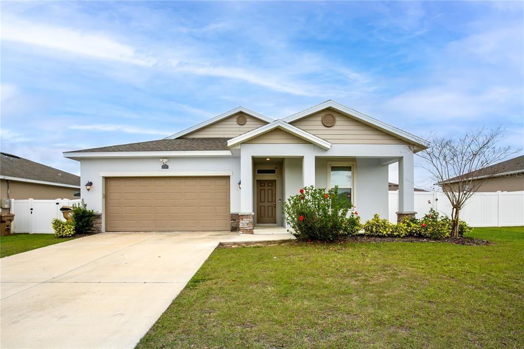 Picture of 37031 Lake Overlook Drive, Grand Island, FL 32735