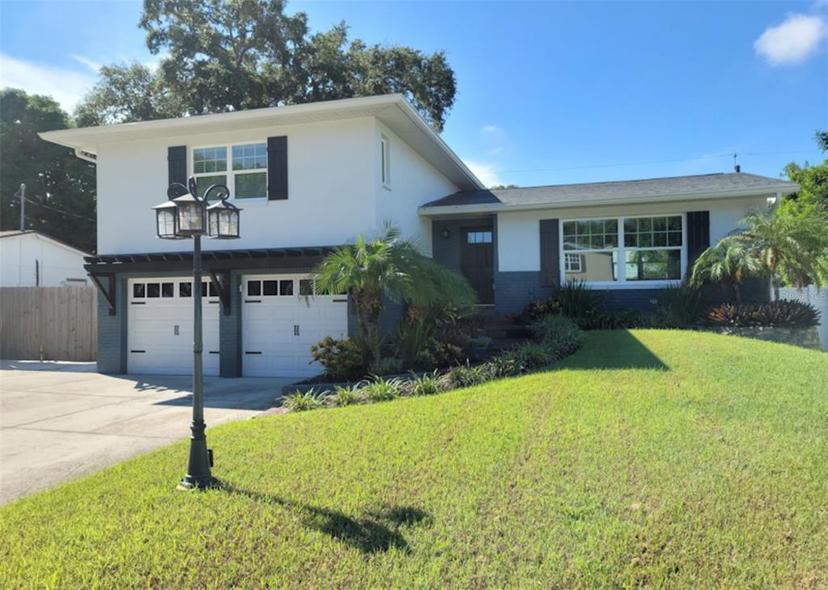 Picture of 13548 Bellewood Avenue, Seminole FL 33776
