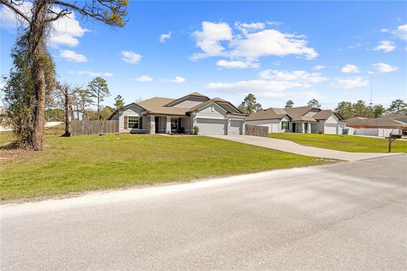 Picture of 11092 Jenny Wren Road, Weeki Wachee FL 34614