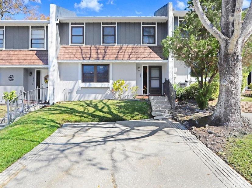 Picture of 1331 Abbey Crescent Lane, Clearwater FL 33759