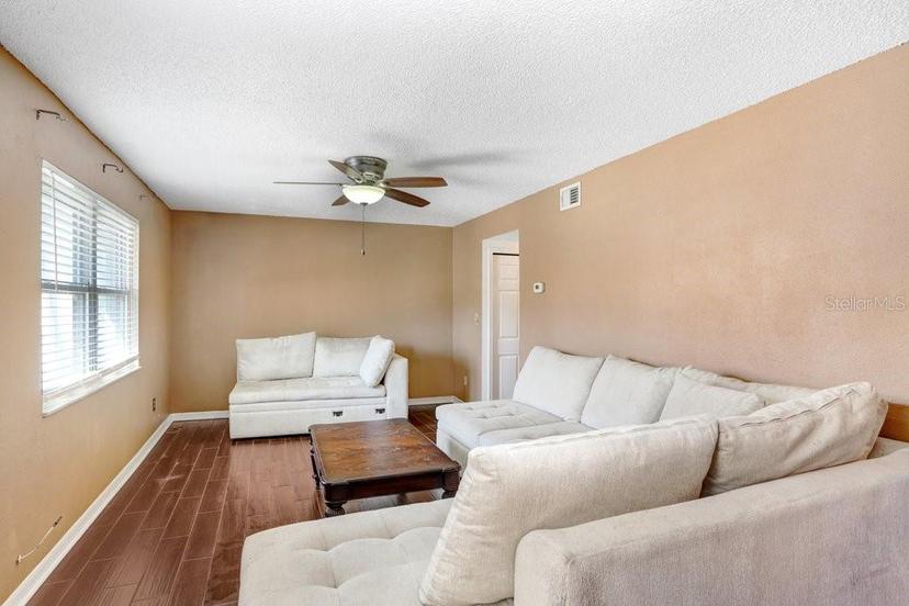 Picture of 1331 Abbey Crescent Lane, Clearwater FL 33759