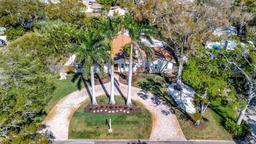 Picture of 1231 Country Club Road N, St Petersburg, FL 33710