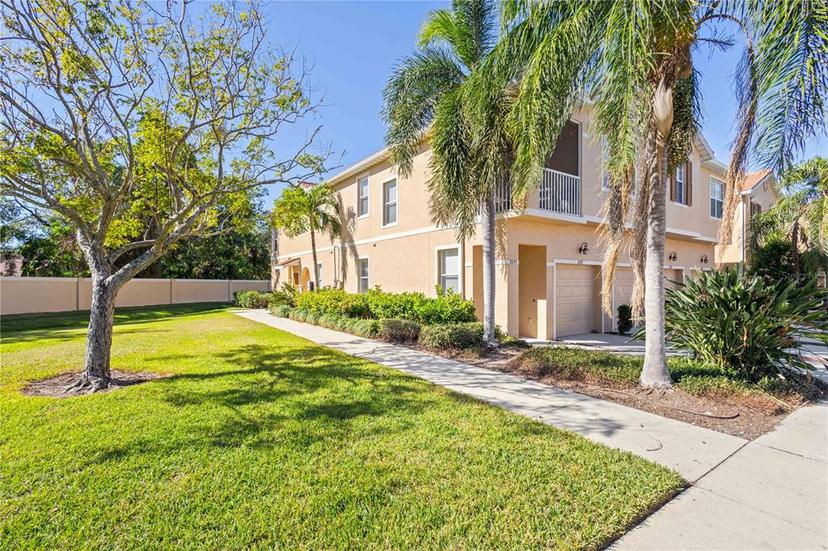Picture of 3691 Parkridge Circle Unit 201, Sarasota FL 34243