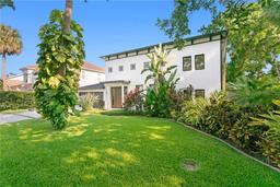 Picture of 4308 W Beach Park Drive, Tampa, FL 33609