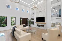 Picture of 4308 W Beach Park Drive, Tampa, FL 33609