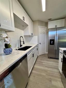 Picture of 1920 E Edgewood Drive Unit A5, Lakeland, FL 33803