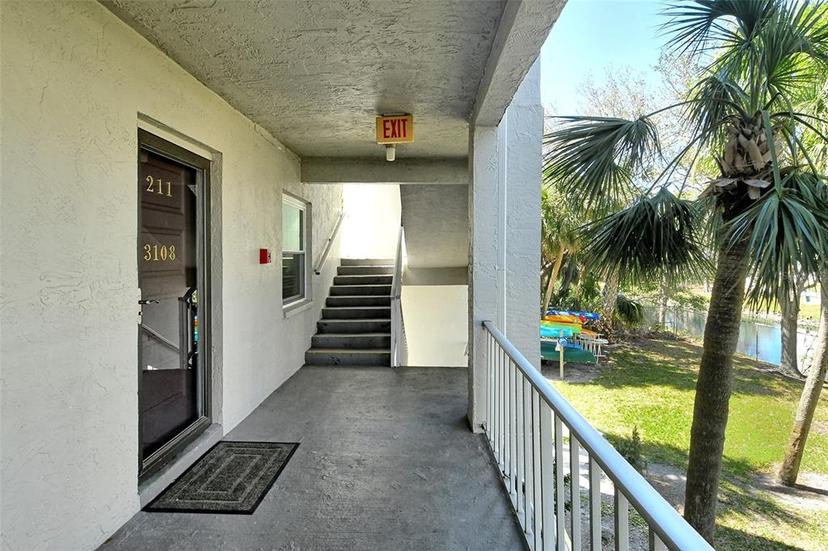 Picture of 3108 Lake Bayshore Drive Unit 211, Bradenton FL 34205
