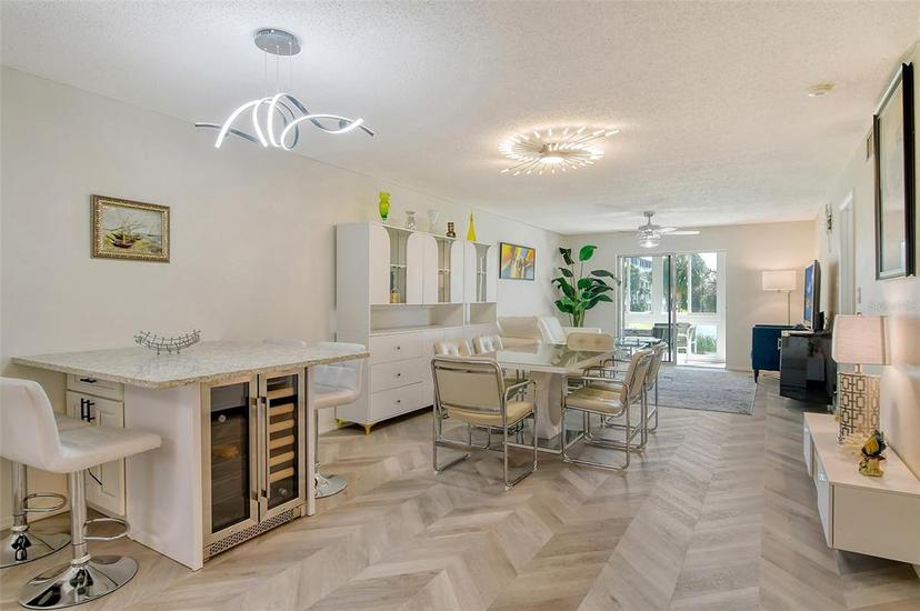 Picture of 3108 Lake Bayshore Drive Unit 211, Bradenton FL 34205