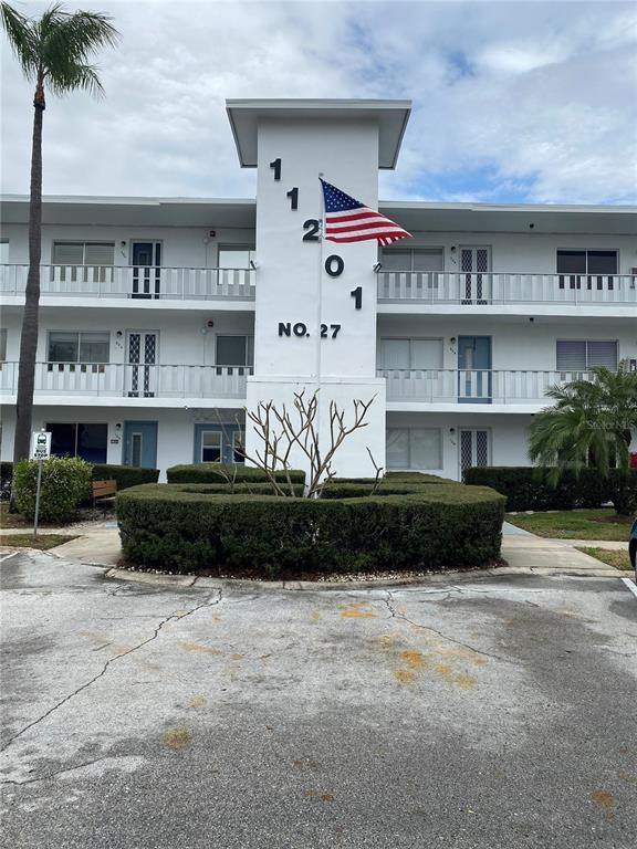 Picture of 11201 80Th Avenue Unit 305, Seminole, FL 33772