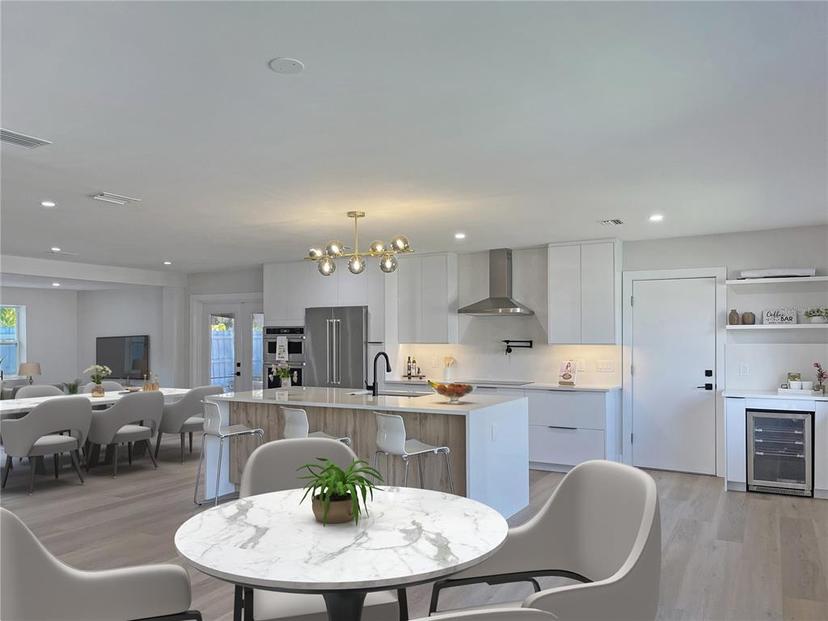Picture of 525 Lamara Way Ne, St Petersburg FL 33704