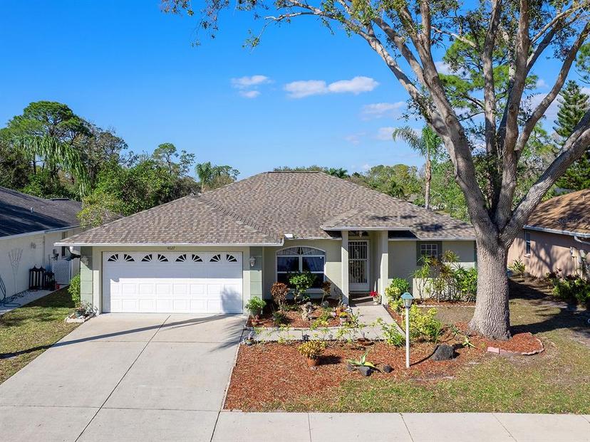 Picture of 4627 Breezy Pines Boulevard, Sarasota FL 34232