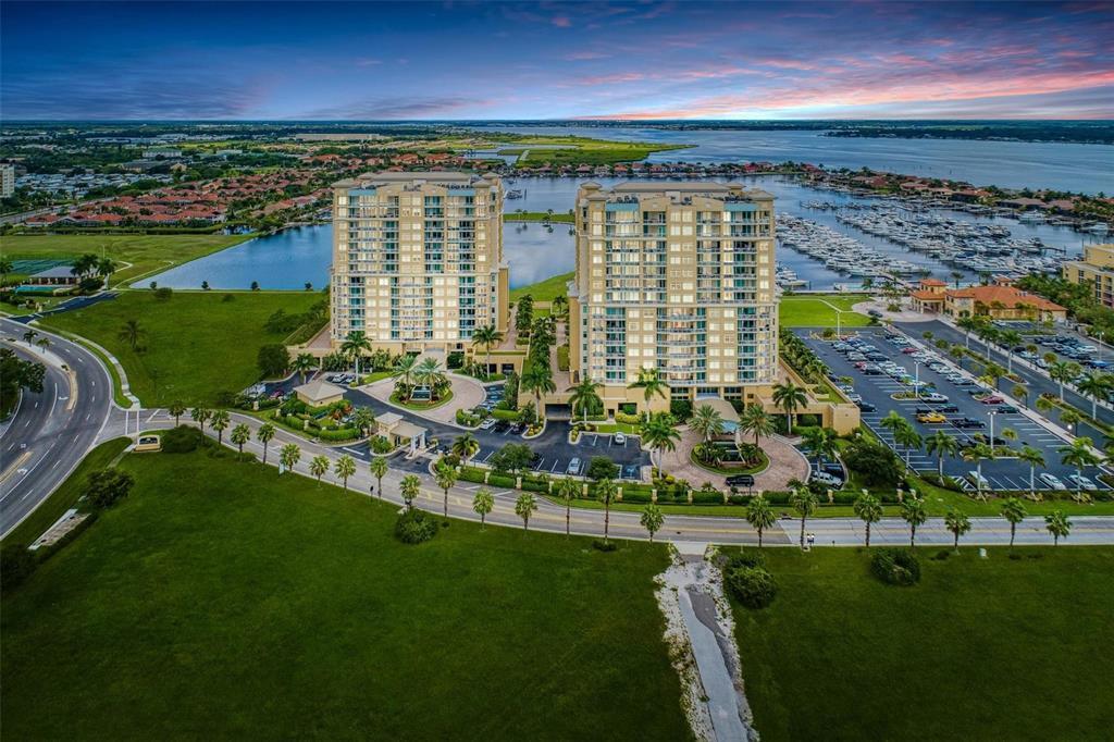 Picture of 140 Riviera Dunes Way Unit 404, Palmetto, FL 34221