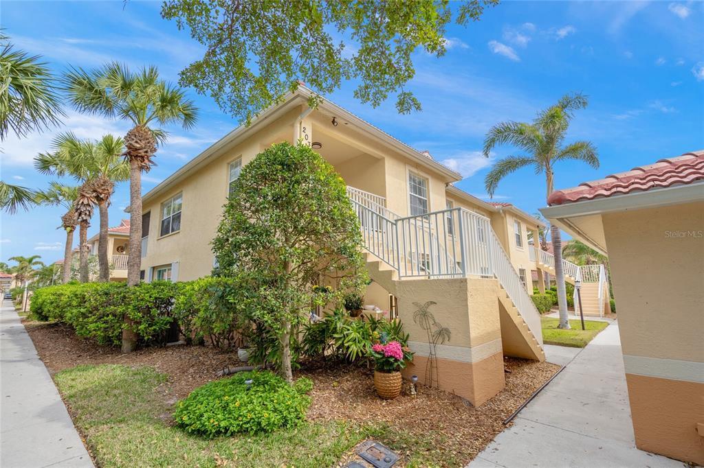 Picture of 203 Casa Del Lago Way Unit 203, Venice, FL 34292