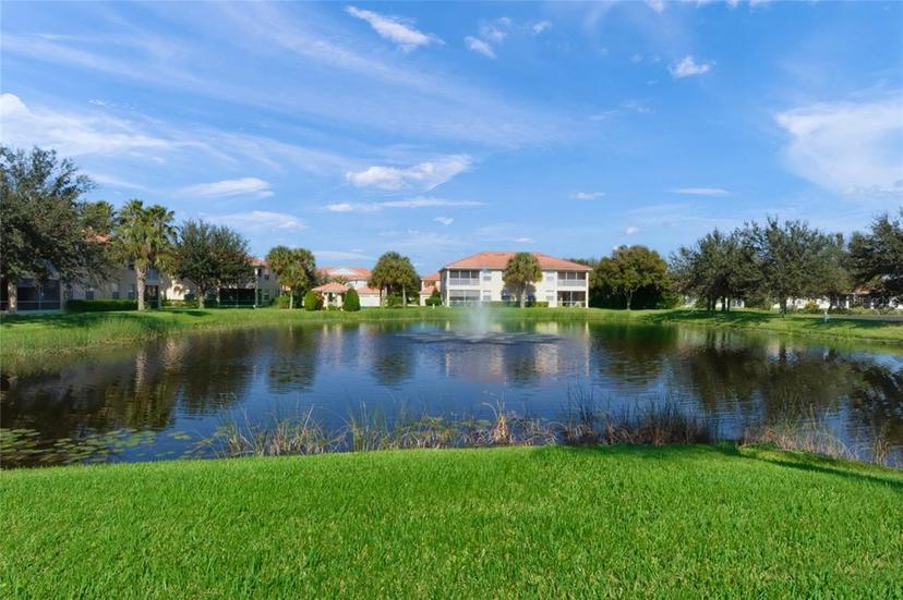 Picture of 203 Casa Del Lago Way Unit 203, Venice FL 34292