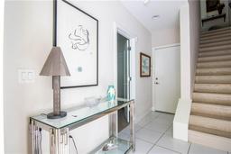 Picture of 923 Arlington Avenue N, St Petersburg, FL 33705