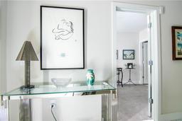 Picture of 923 Arlington Avenue N, St Petersburg, FL 33705