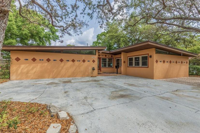 Picture of 1301 45Th Avenue N, St Petersburg FL 33703