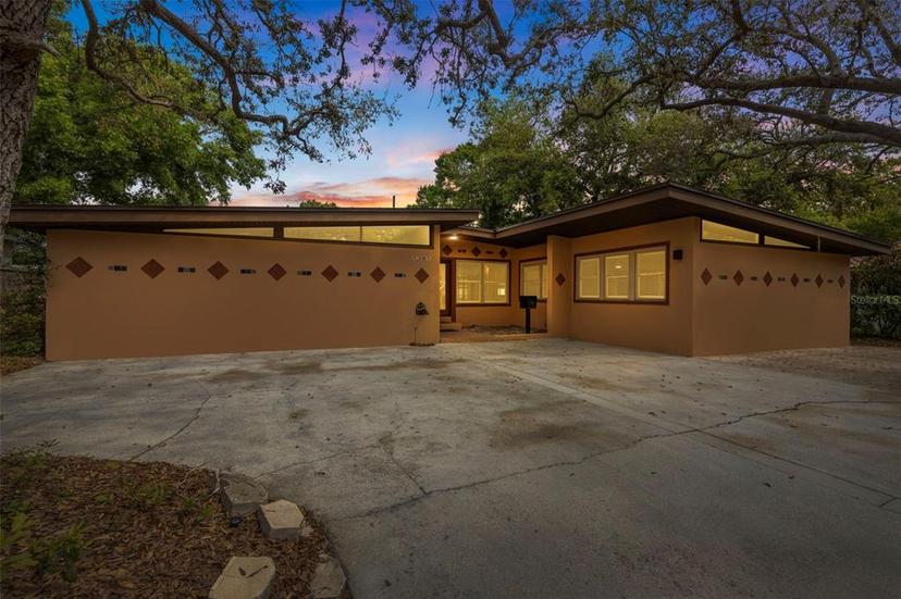 Picture of 1301 45Th Avenue N, St Petersburg FL 33703