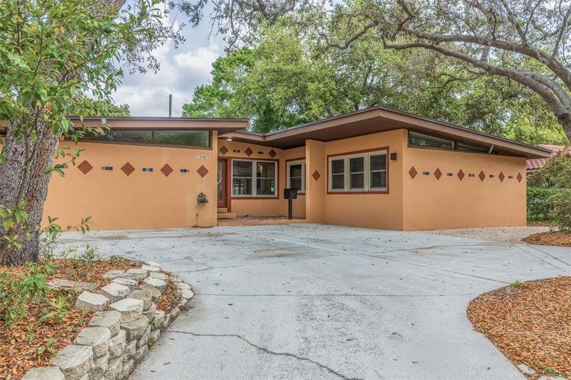 Picture of 1301 45Th Avenue N, St Petersburg FL 33703