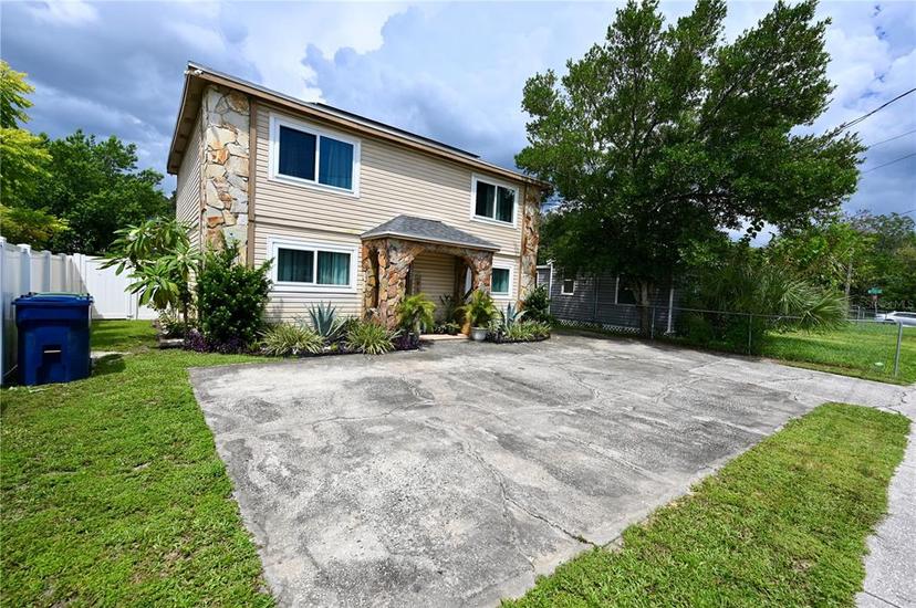 Picture of 1604 E Waters Avenue, Tampa FL 33604