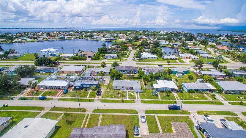Picture of 858 Conreid Drive Ne, Port Charlotte FL 33952