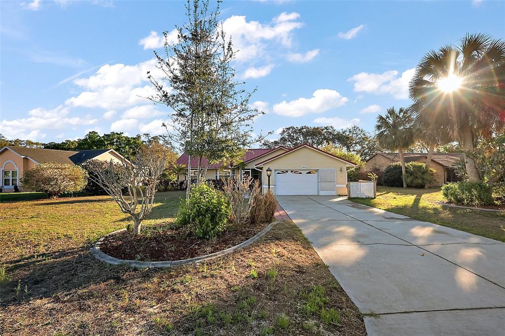 Picture of 33624 Dolores Court, Leesburg, FL 34788