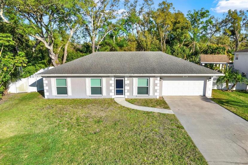 Picture of 13911 Briardale Lane, Tampa FL 33618