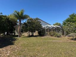 Picture of 433 Lexington Drive, Sebring, FL 33876