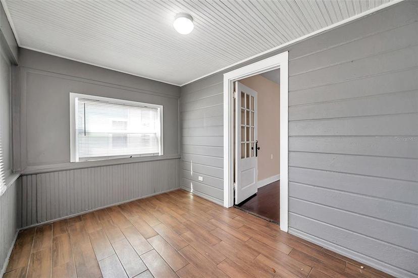 Picture of 689 Paris Avenue S, St Petersburg FL 33701