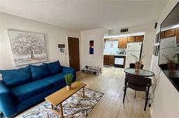 Picture of 1515 NW 29Th Road Unit A7, Gainesville, FL 32605