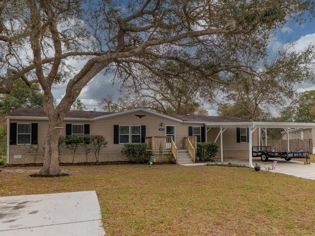 Picture of 18680 SE 55Th Place, Ocklawaha, FL 32179