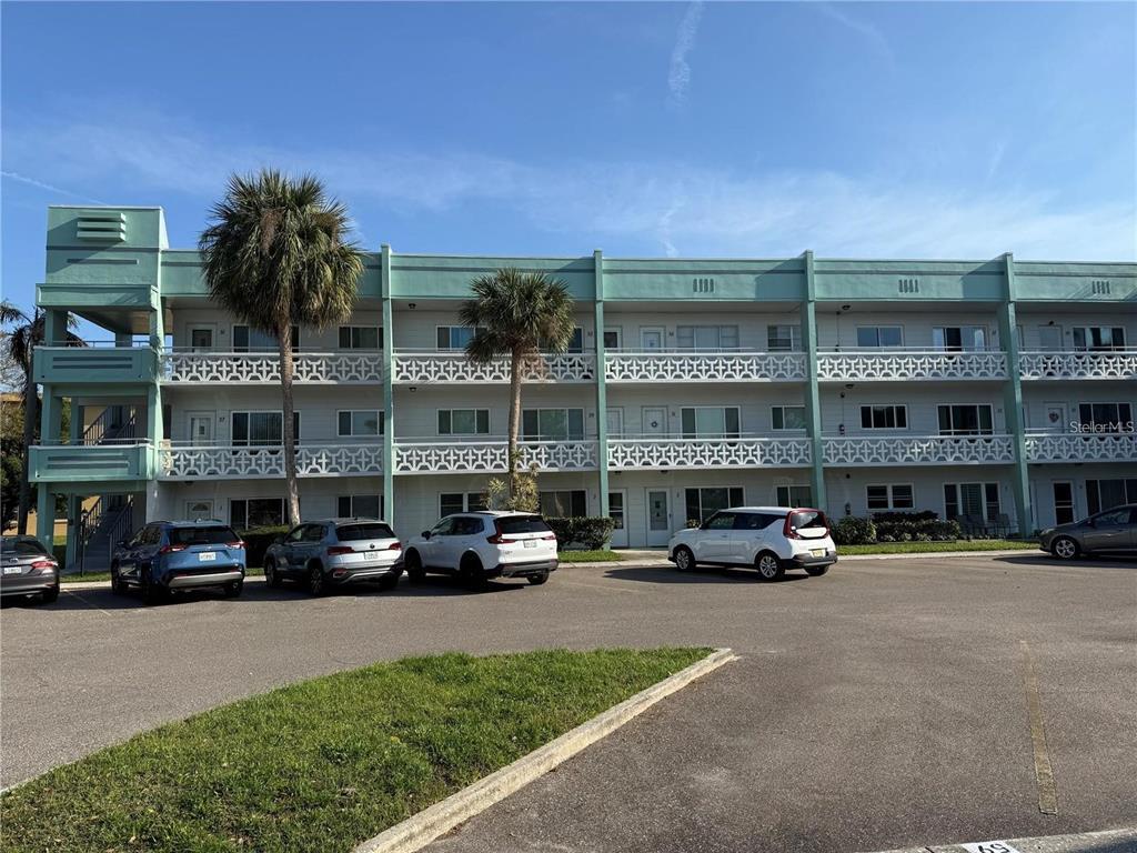 Picture of 2455 Finlandia Lane Unit 57, Clearwater, FL 33763