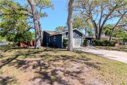 Picture of 912 Lakewood Drive, Dunedin, FL 34698