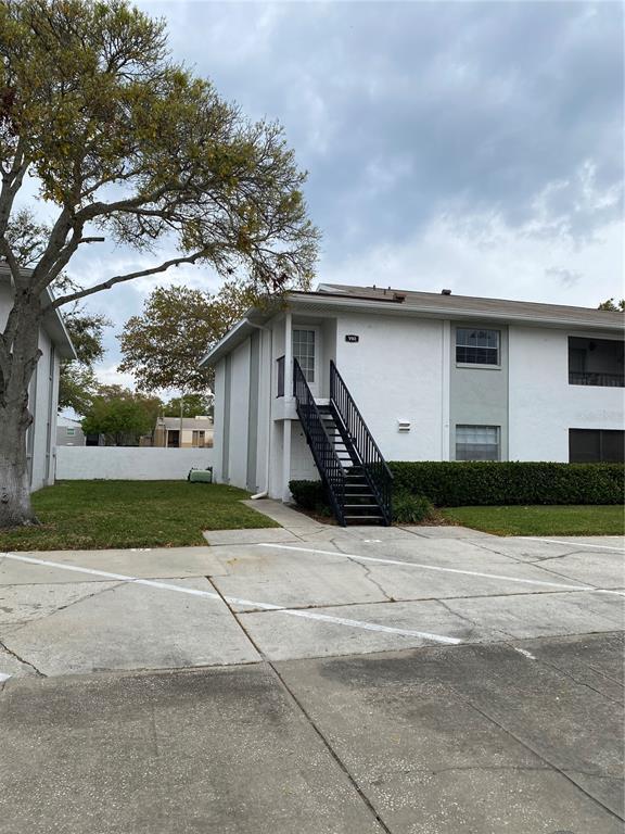 Picture of 3806 N Oak Drive Unit V92, Tampa FL 33611