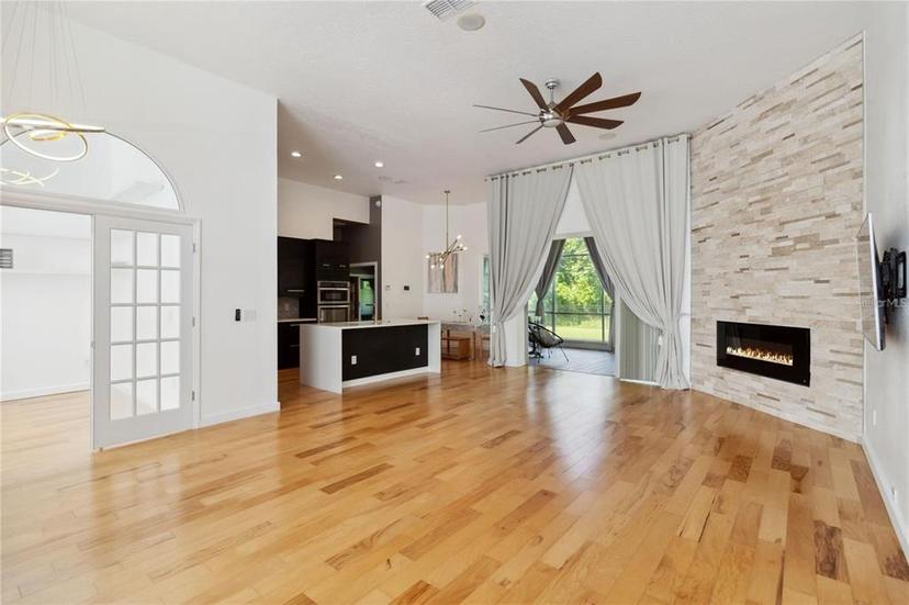 Picture of 824 Palm Cove Drive, Orlando FL 32835