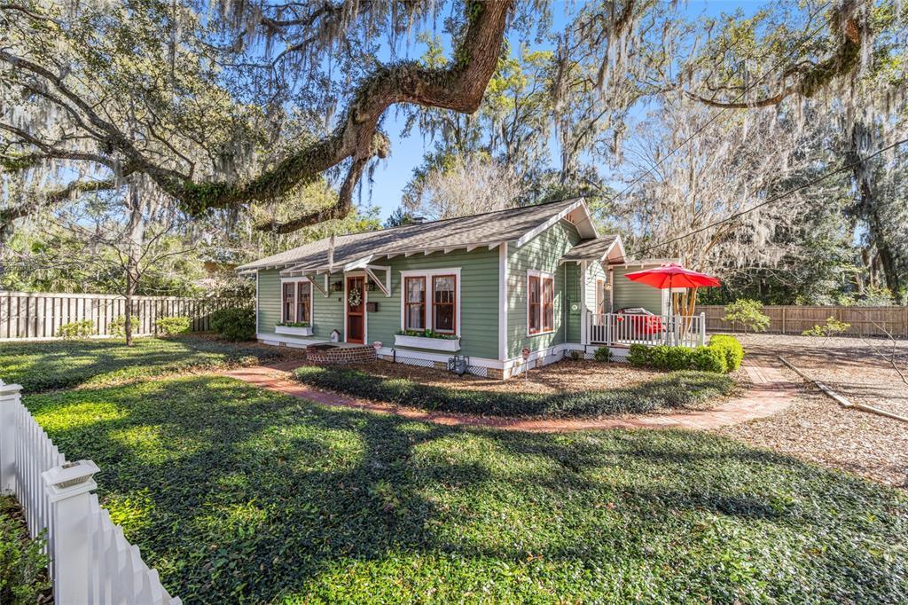 Picture of 627 SE 2Nd Place, Gainesville, FL 32601